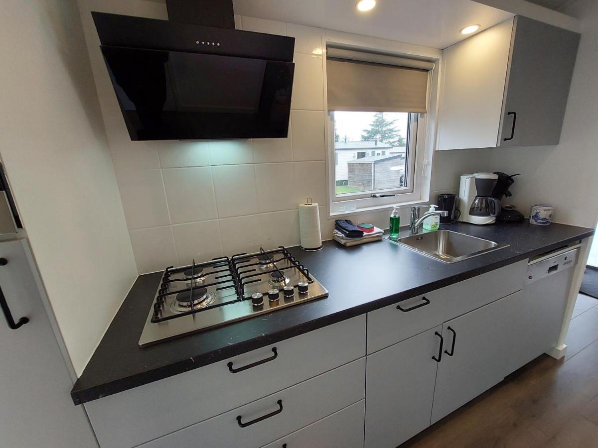 Modern En Chic Chalet Tot 4 Personen Op De Veluwe Recreatiepark De Oude Driest 푸텐 외부 사진