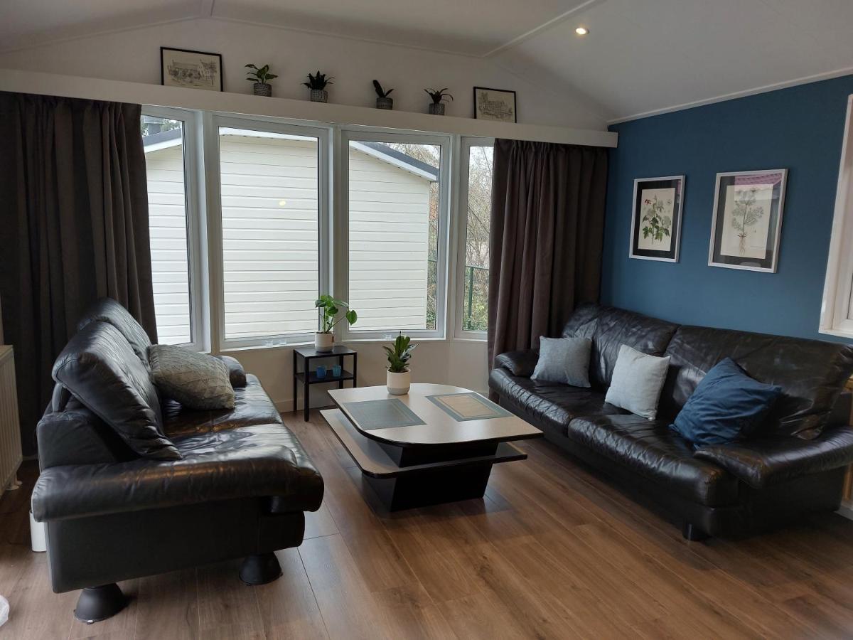 Modern En Chic Chalet Tot 4 Personen Op De Veluwe Recreatiepark De Oude Driest 푸텐 외부 사진