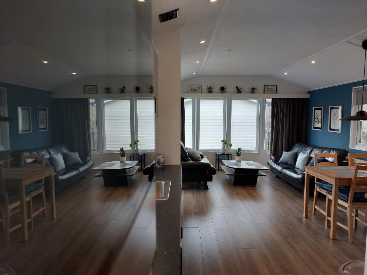 Modern En Chic Chalet Tot 4 Personen Op De Veluwe Recreatiepark De Oude Driest 푸텐 외부 사진